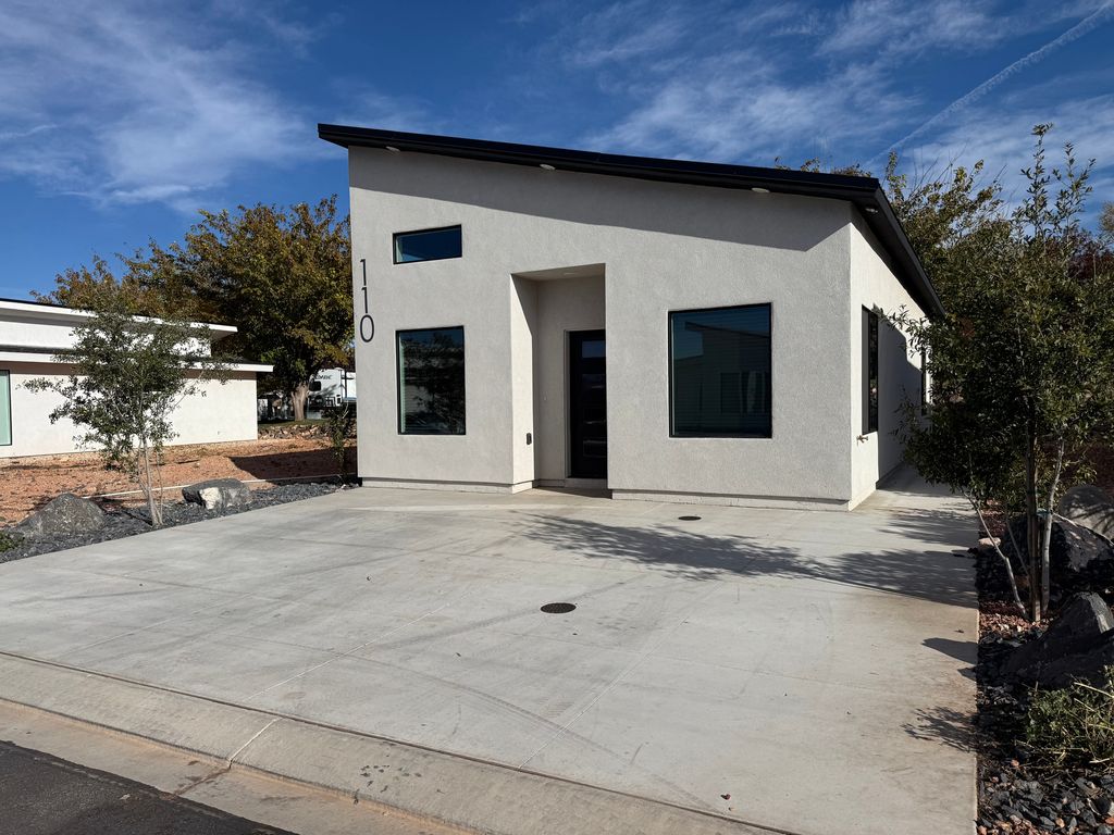 Photo of 110 BLACK ROCK RD, Hurricane, UT 84737 (MLS # 2126497)