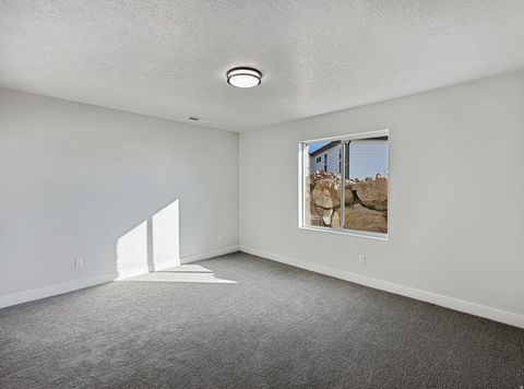 Tiny photo for 4094 N JACKSON AVE, North Ogden, UT 84414 (MLS # 2136655)