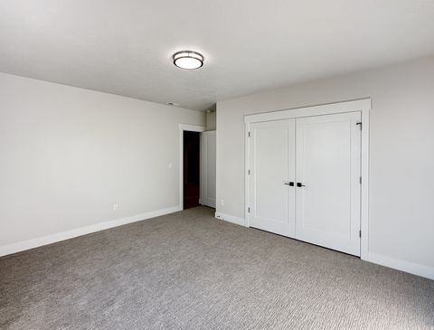 Tiny photo for 4094 N JACKSON AVE, North Ogden, UT 84414 (MLS # 2136655)