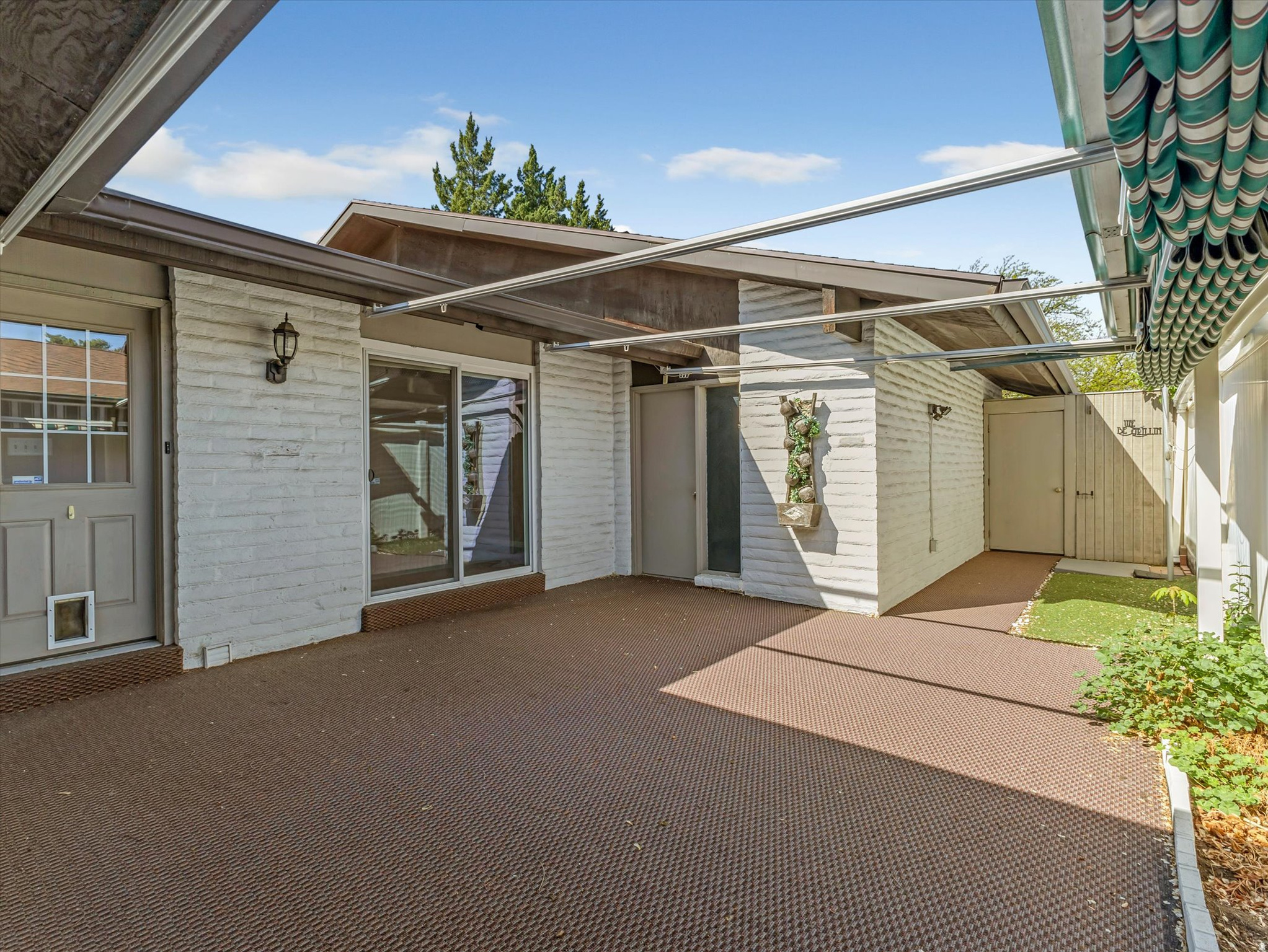 VILLAGE THREE CONDM - Residential