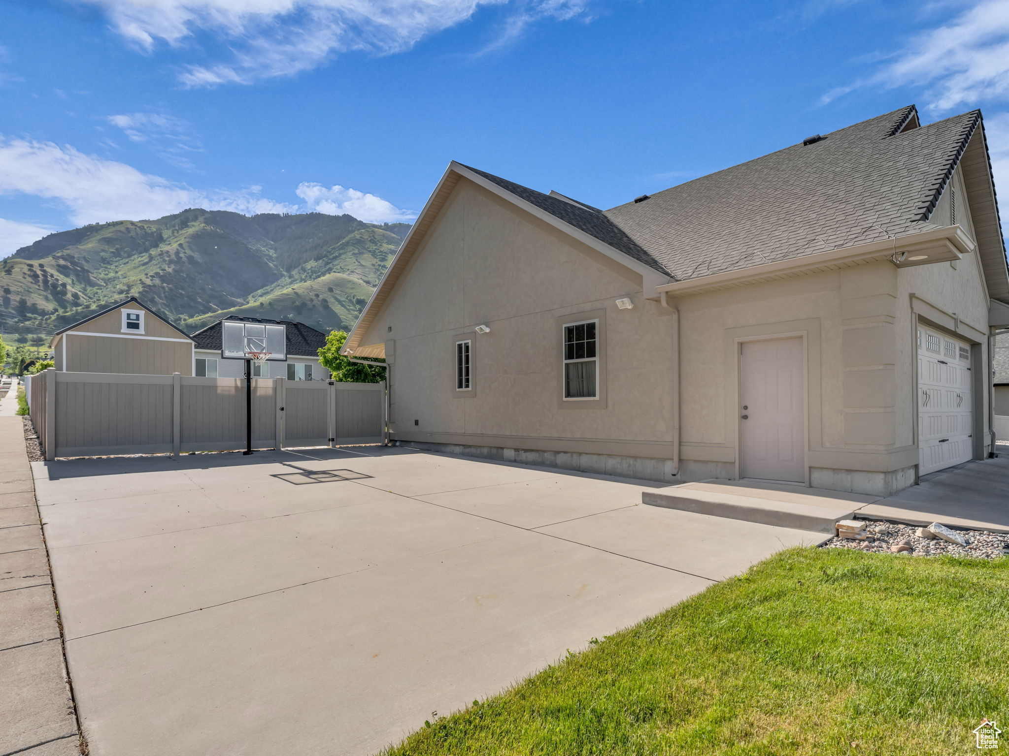 GREEN CANYON - Residential
