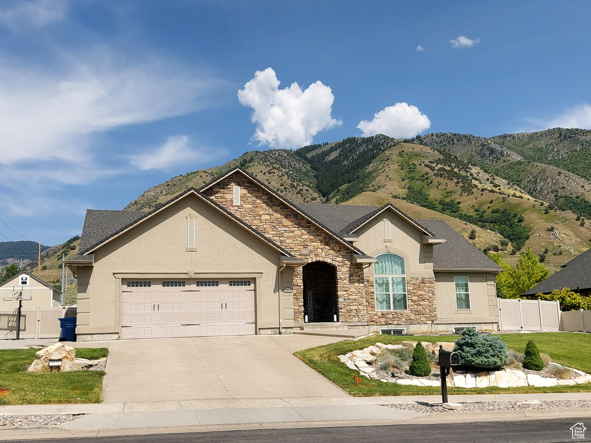 GREEN CANYON - Residential