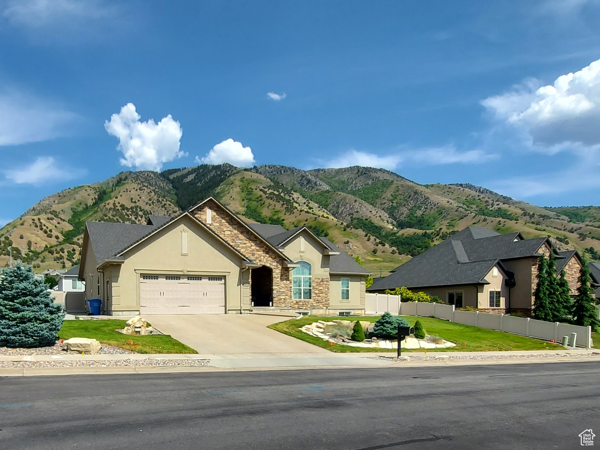 GREEN CANYON - Residential