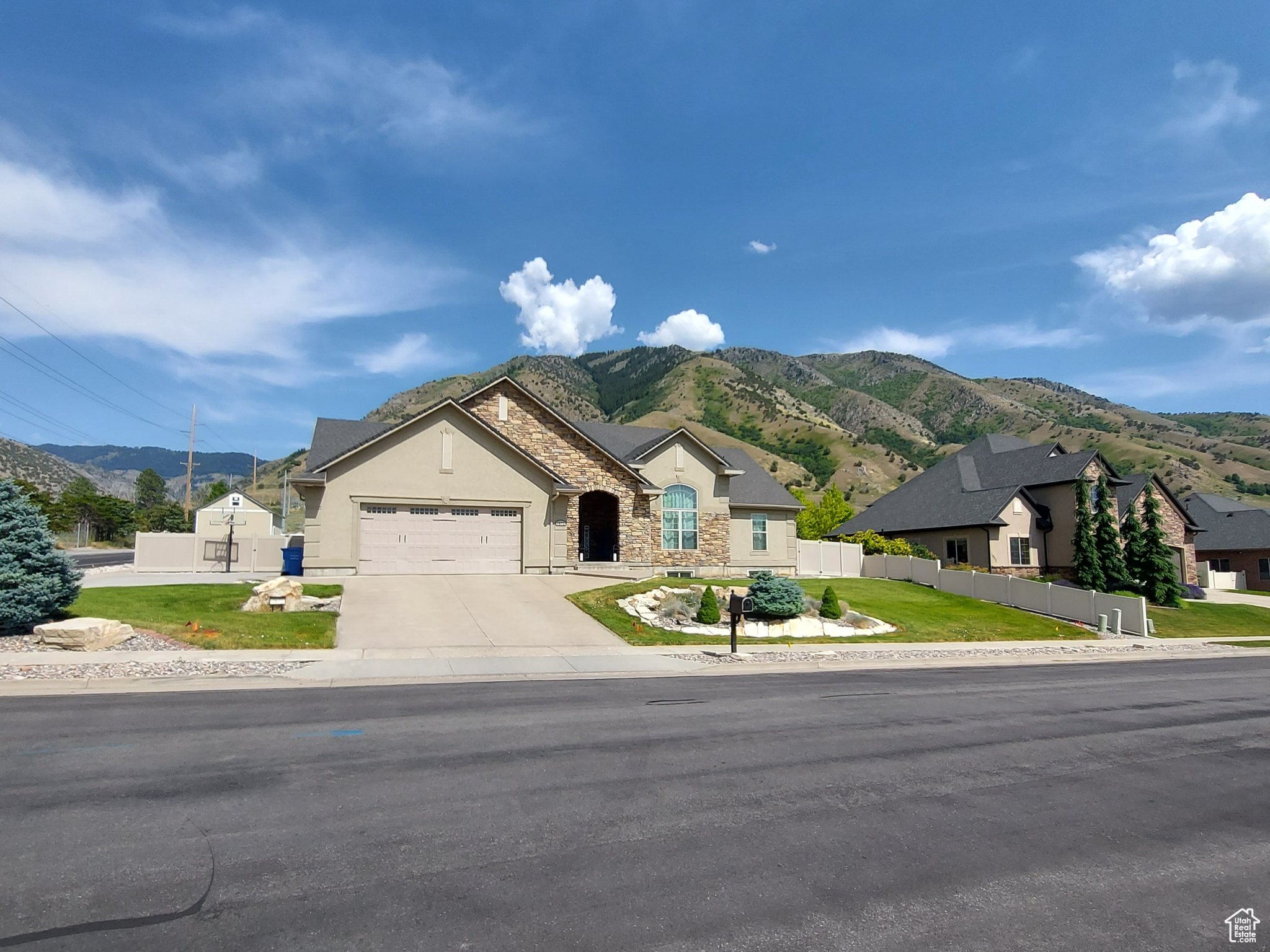 GREEN CANYON - Residential