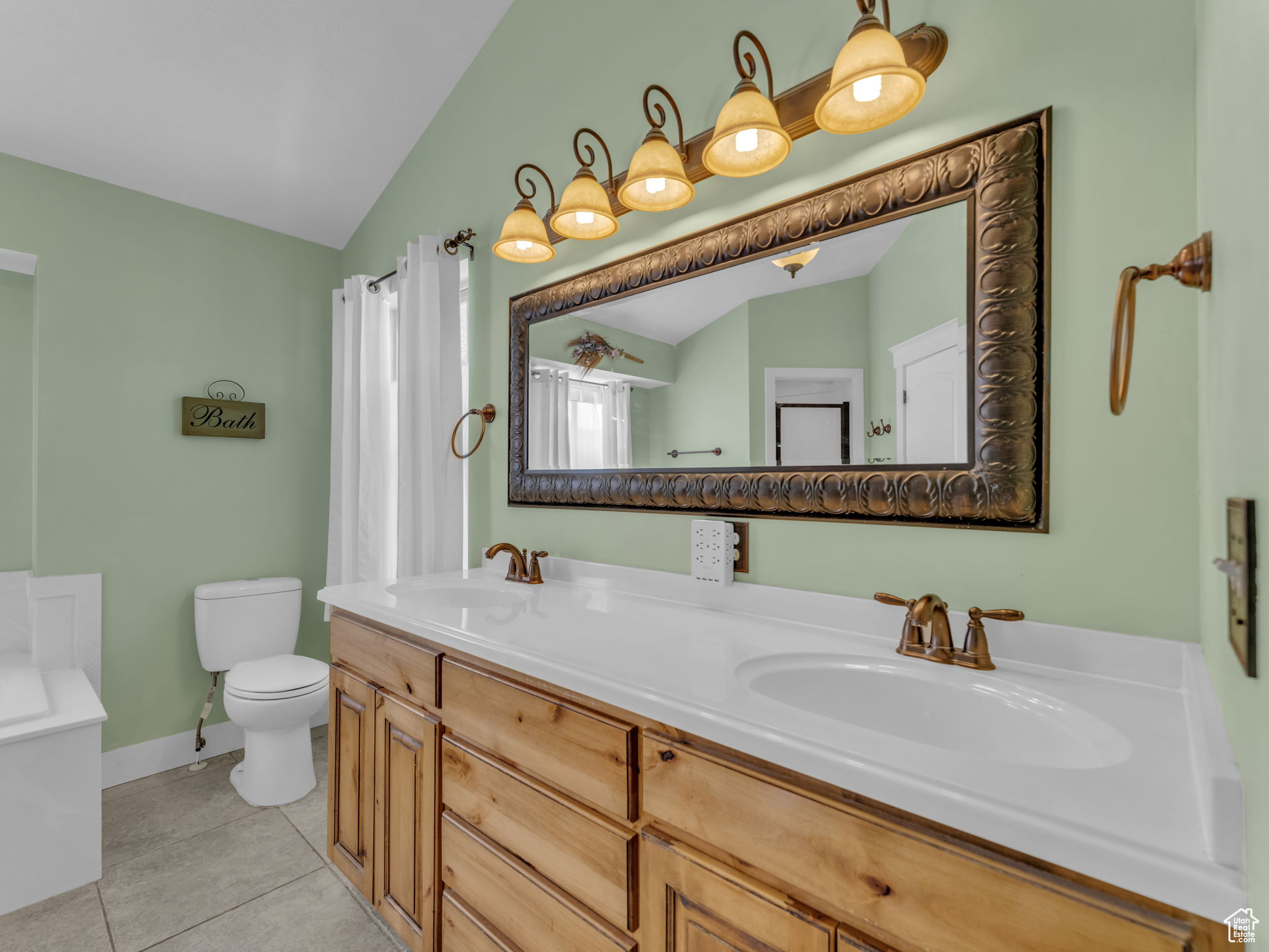 GREEN CANYON - Residential