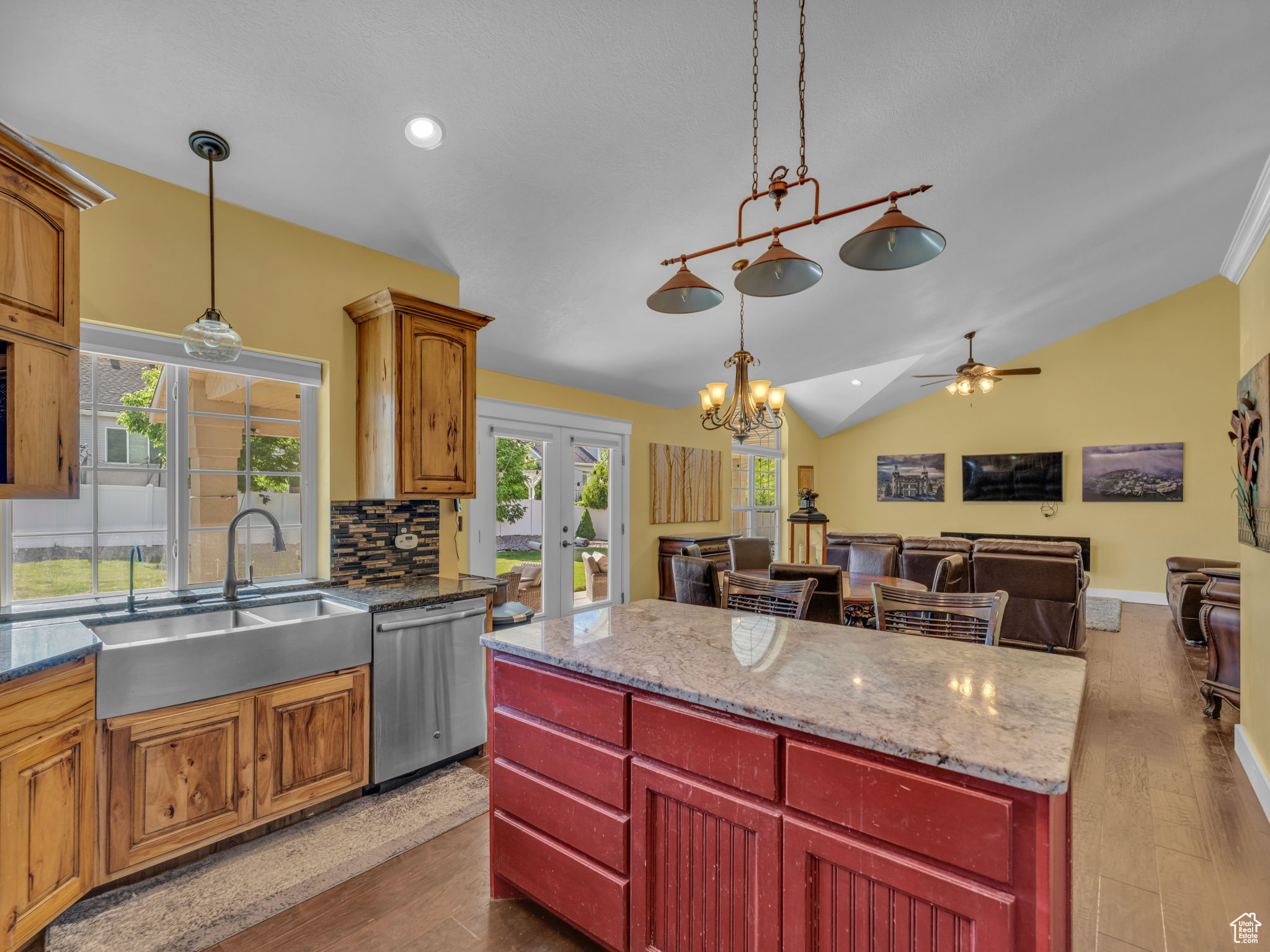 GREEN CANYON - Residential