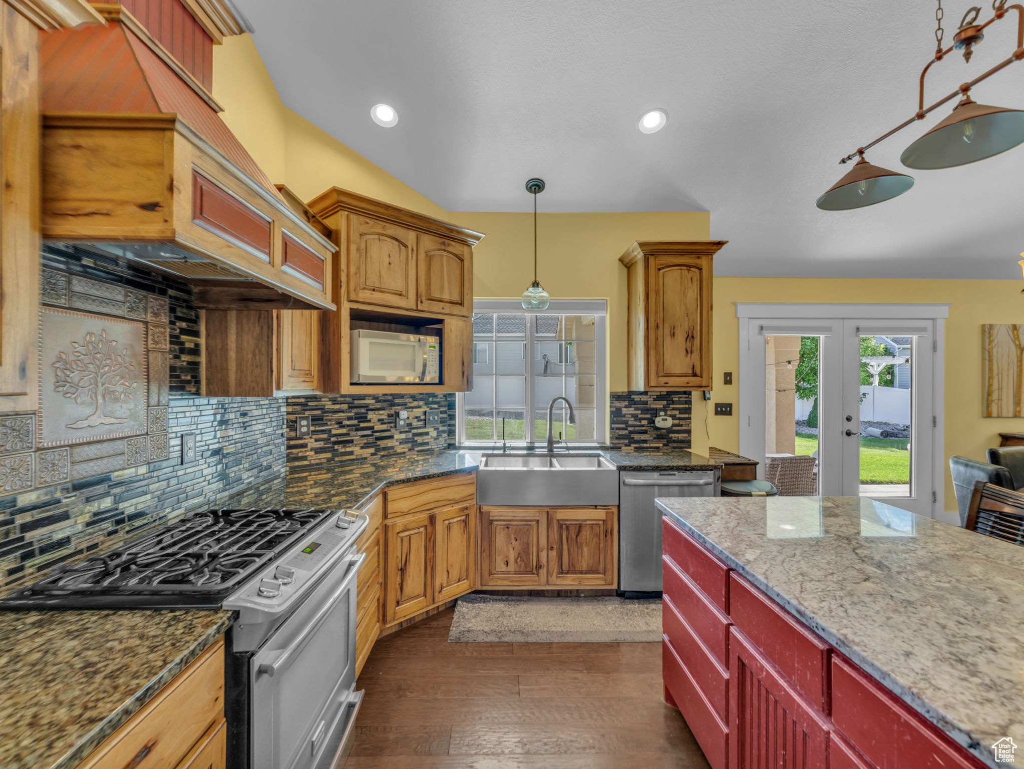 GREEN CANYON - Residential