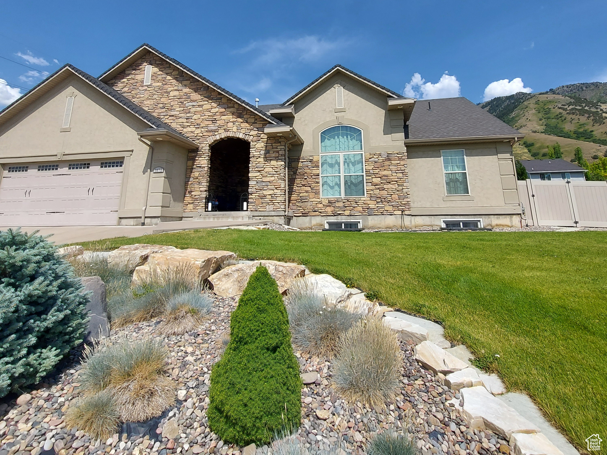 GREEN CANYON - Residential