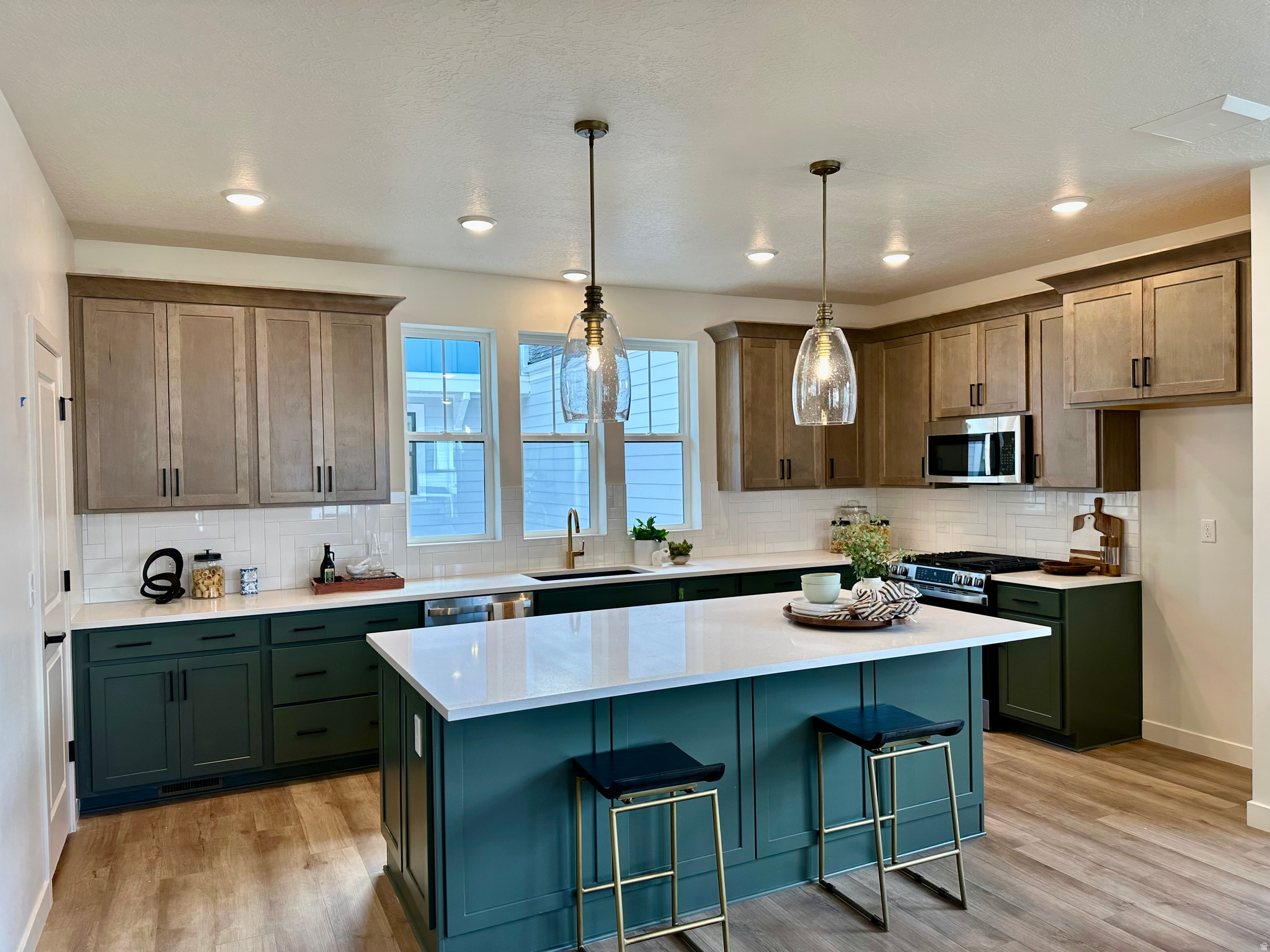 DAYBREAK - Residential