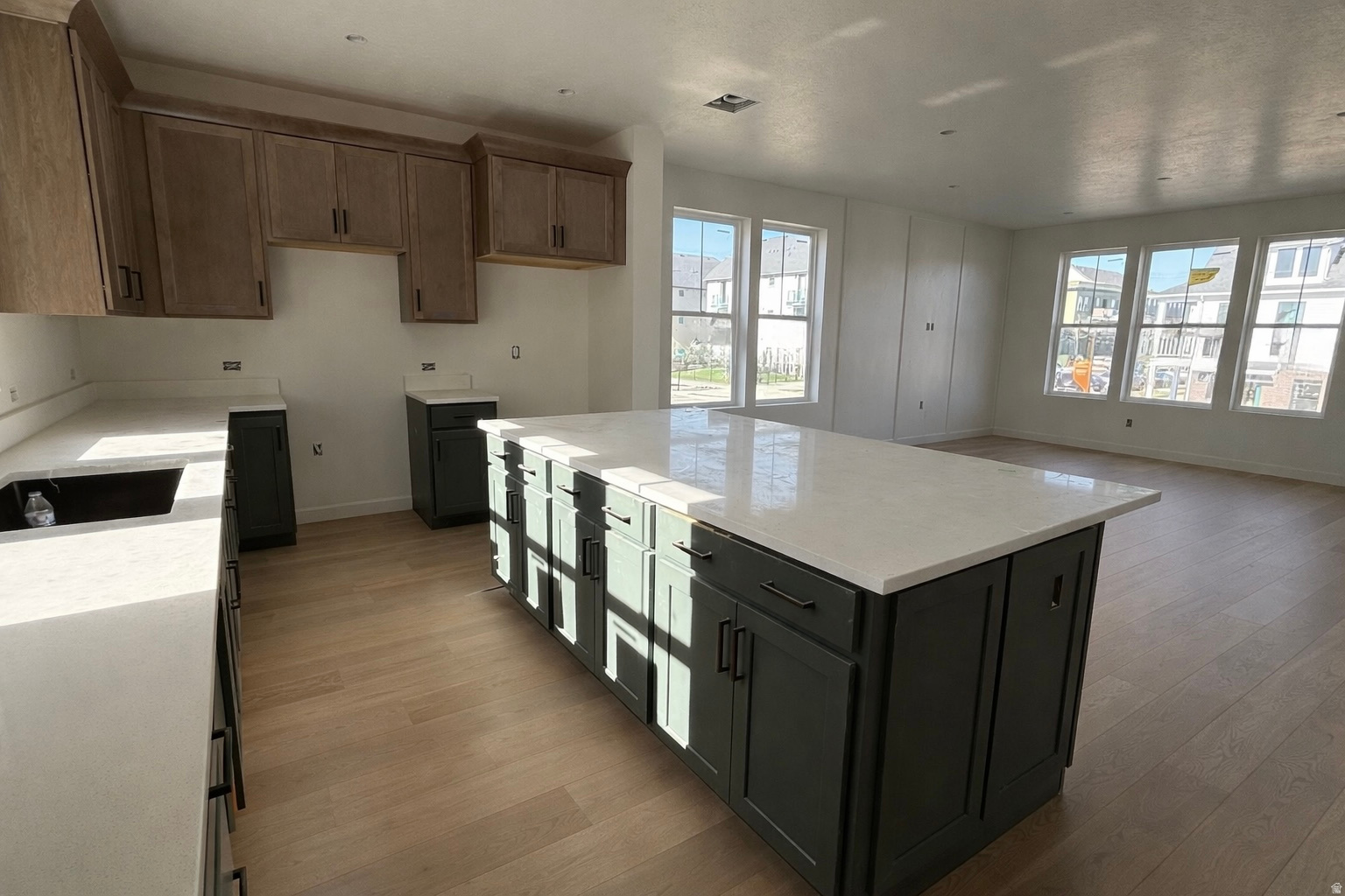 DAYBREAK - Residential