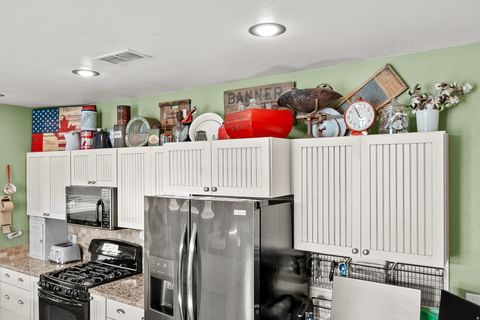 Tiny photo for 236 W 300 S, Hurricane, UT 84737 (MLS # 2158594)