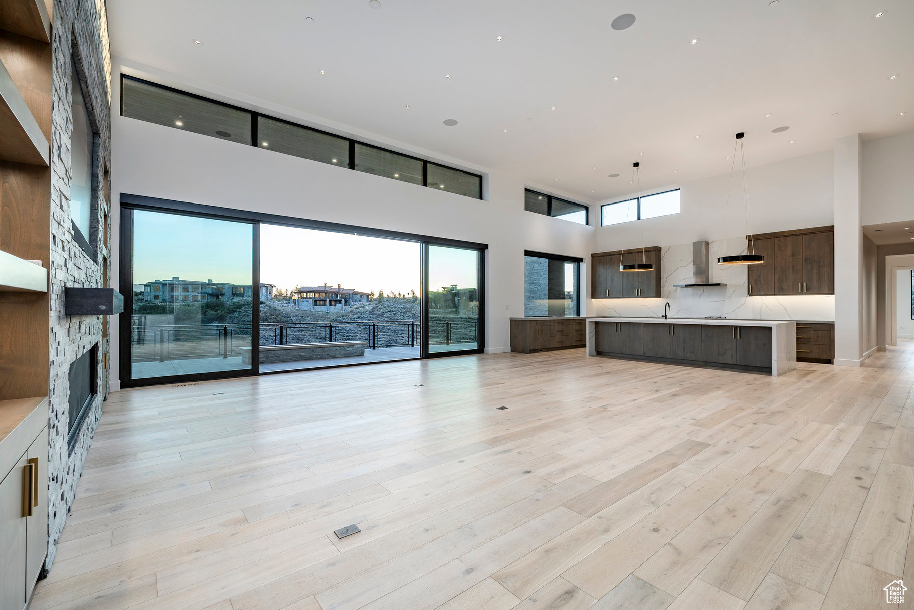 PINNACLE AT PROMONTORY - Residential