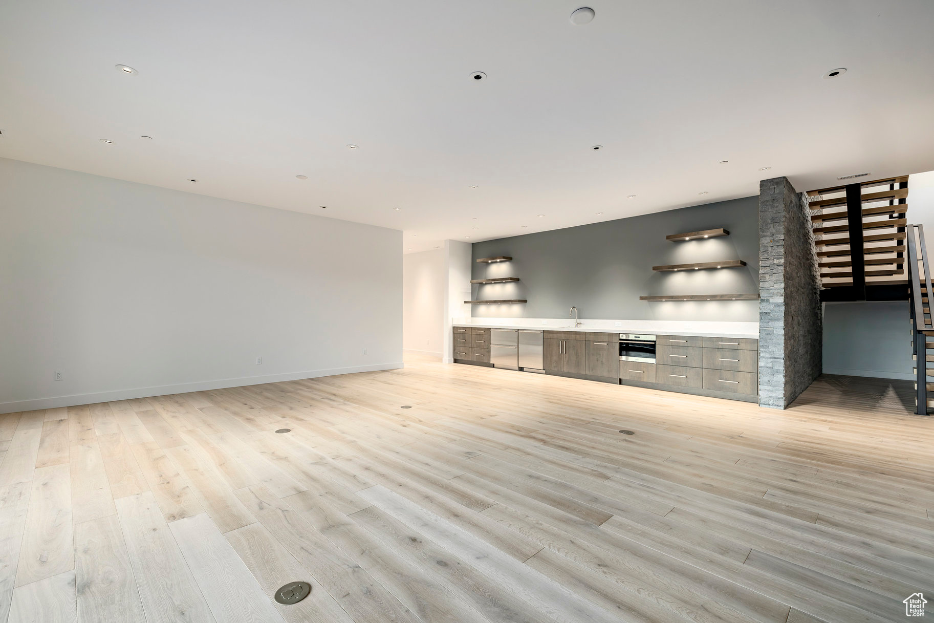 PINNACLE AT PROMONTORY - Residential
