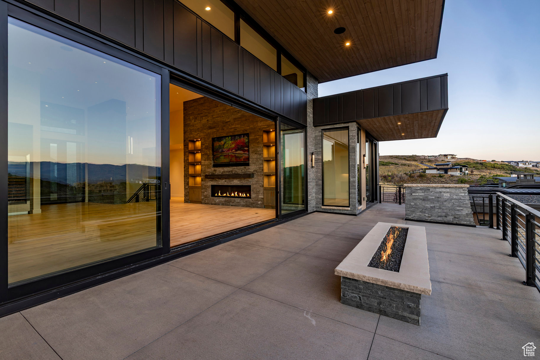 PINNACLE AT PROMONTORY - Residential