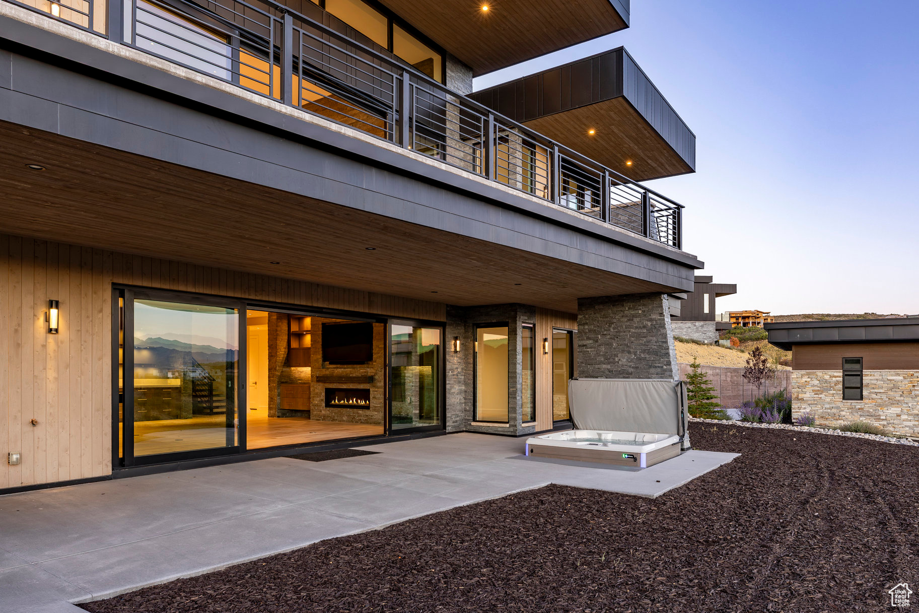 PINNACLE AT PROMONTORY - Residential