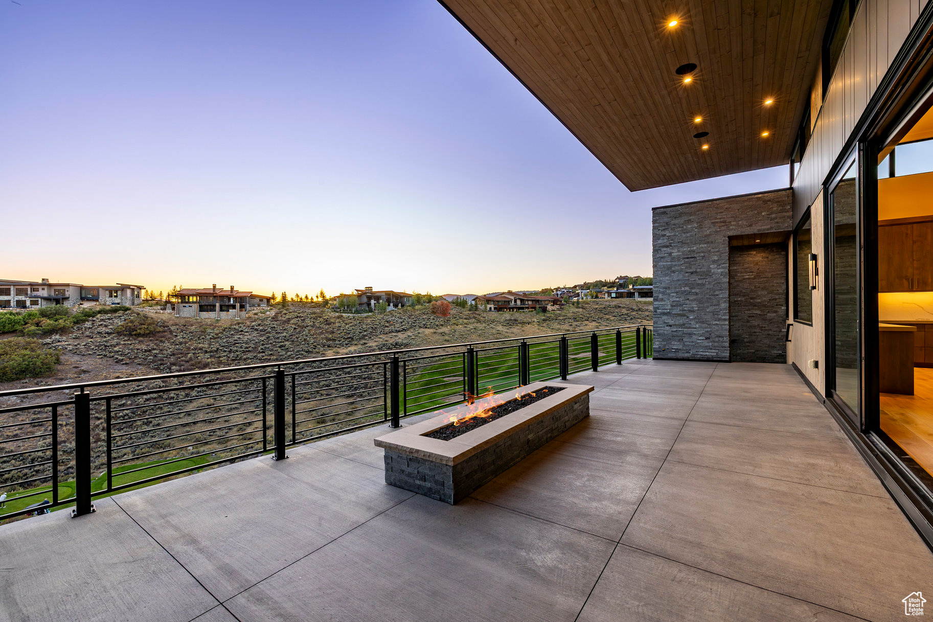 PINNACLE AT PROMONTORY - Residential