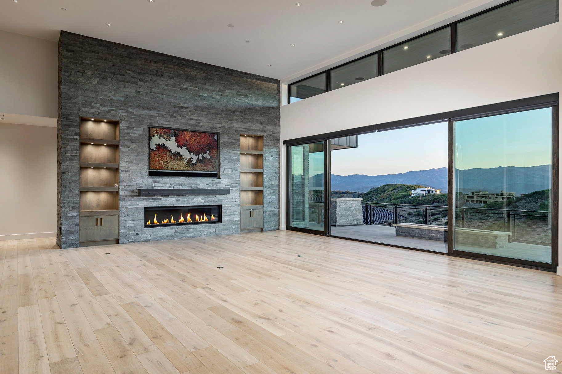 PINNACLE AT PROMONTORY - Residential