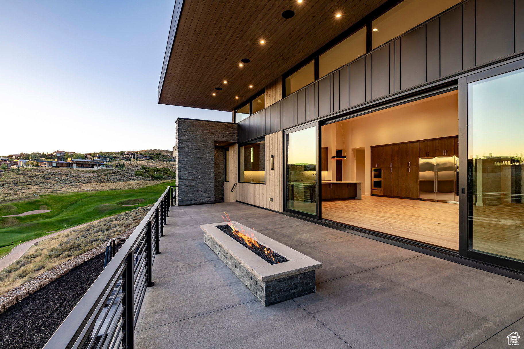 PINNACLE AT PROMONTORY - Residential