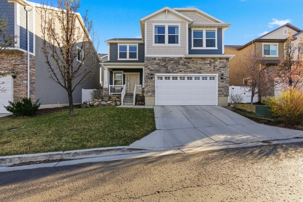 Photo of 4927 W YELLOW TOPAZ DR, Herriman, UT 84096 (MLS # 2144818)