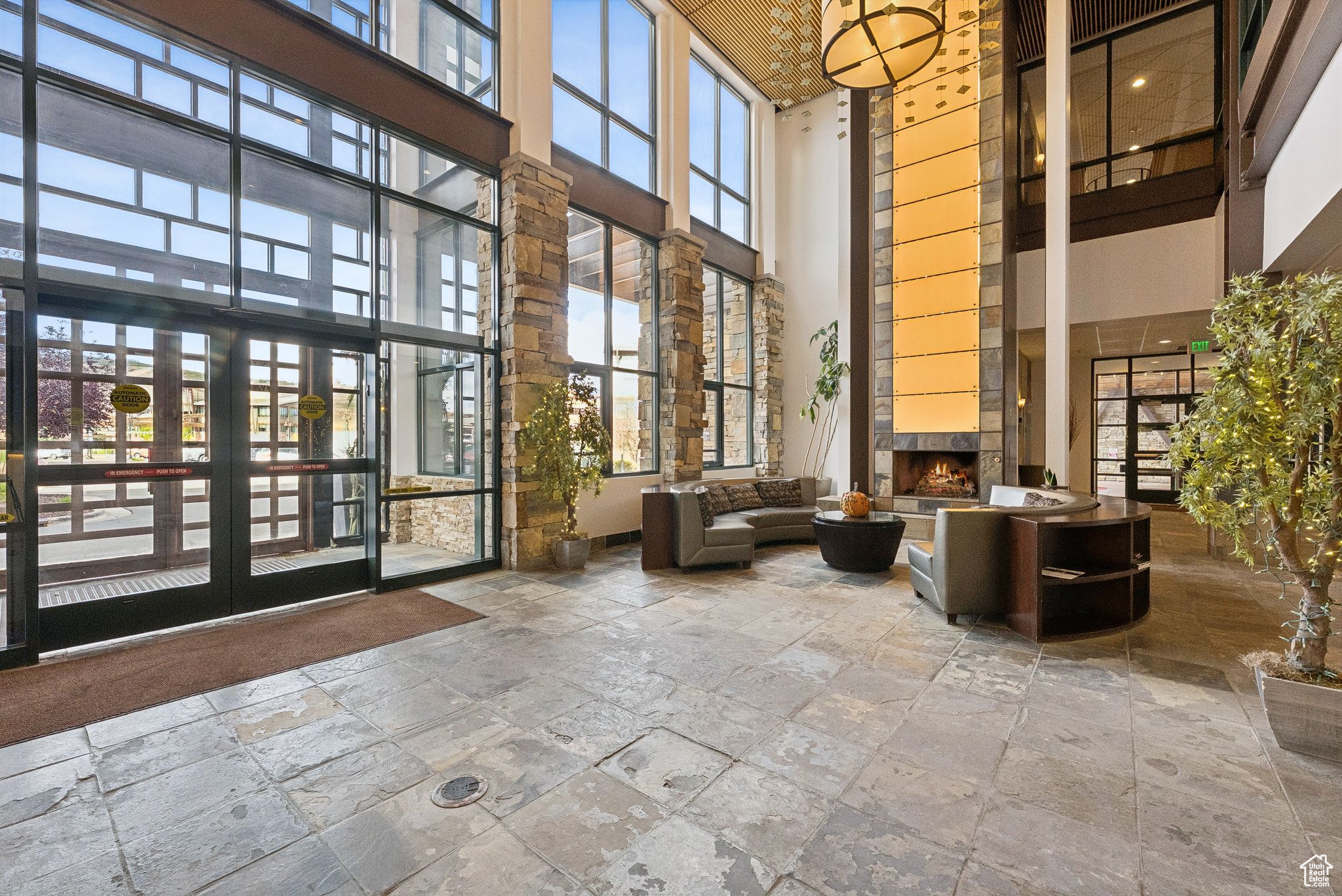 NEWPARK CODOMINIUMS - Residential