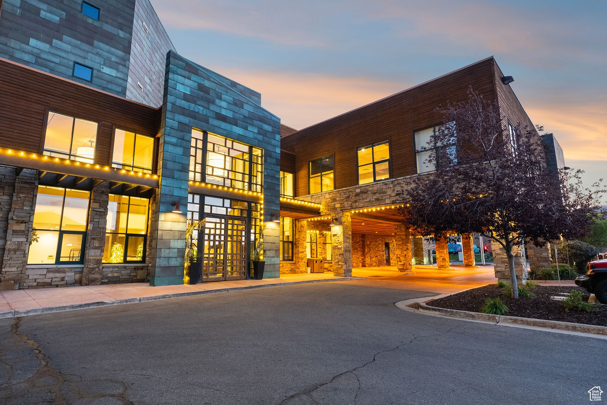 NEWPARK CODOMINIUMS - Residential