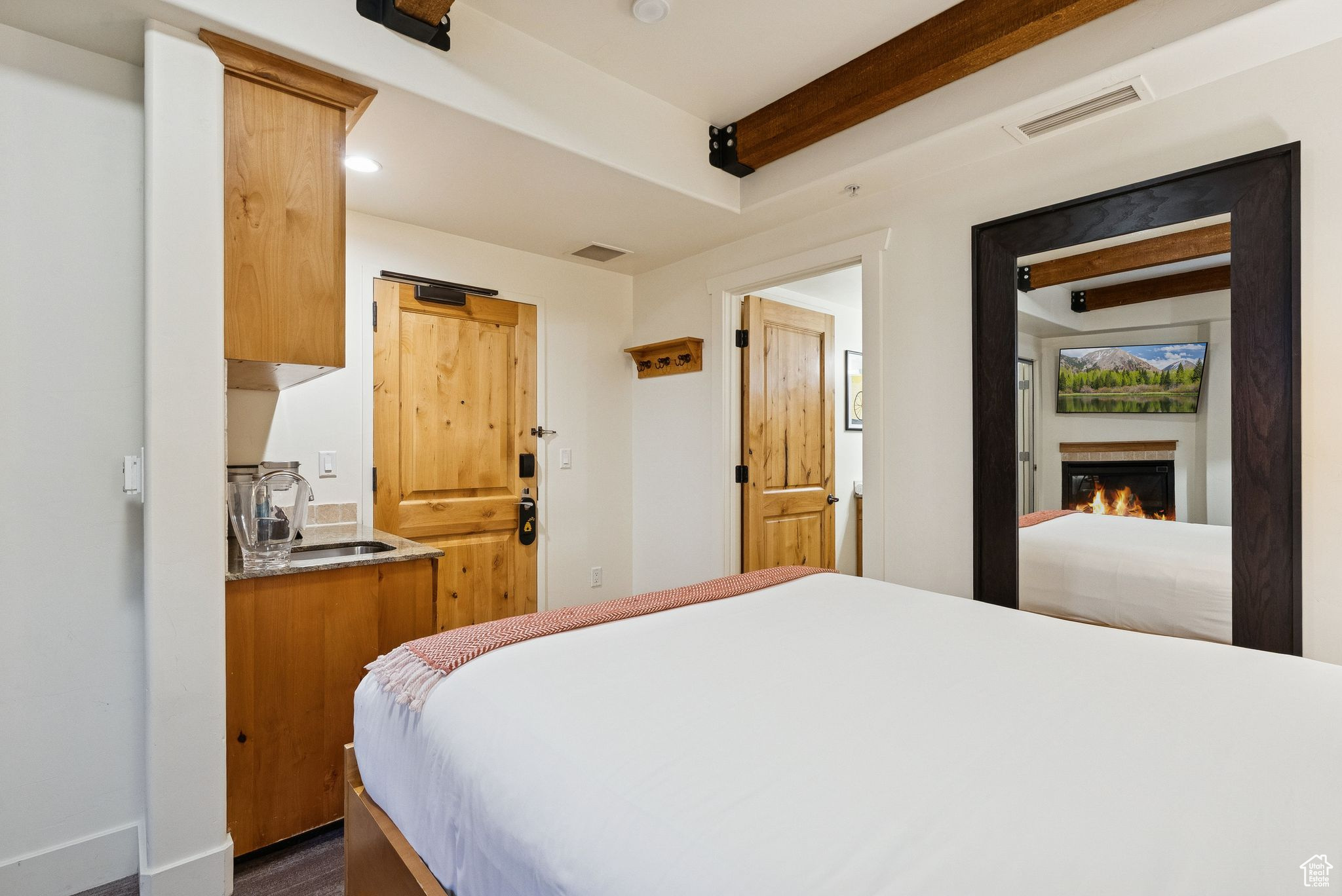 NEWPARK CODOMINIUMS - Residential
