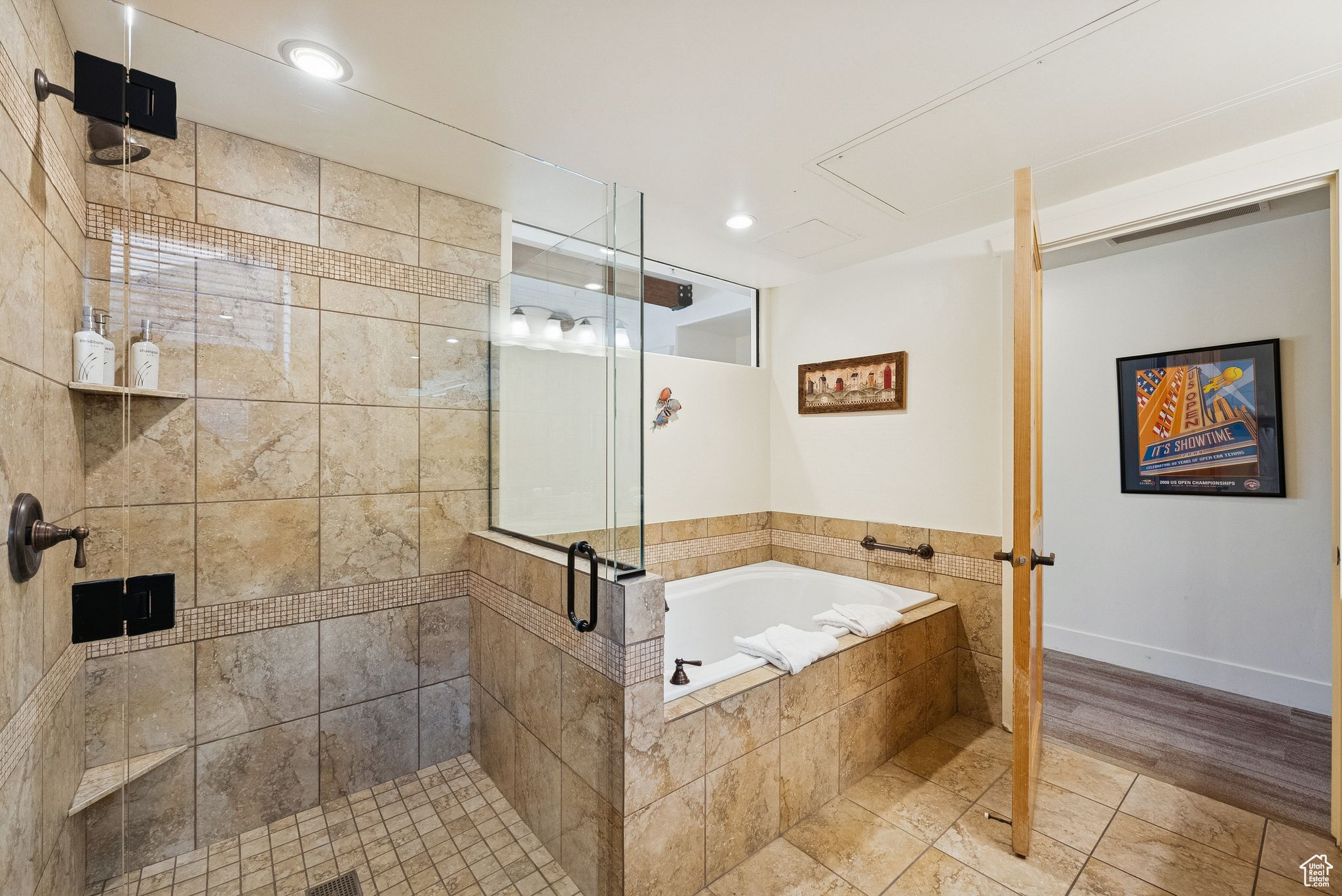 NEWPARK CODOMINIUMS - Residential