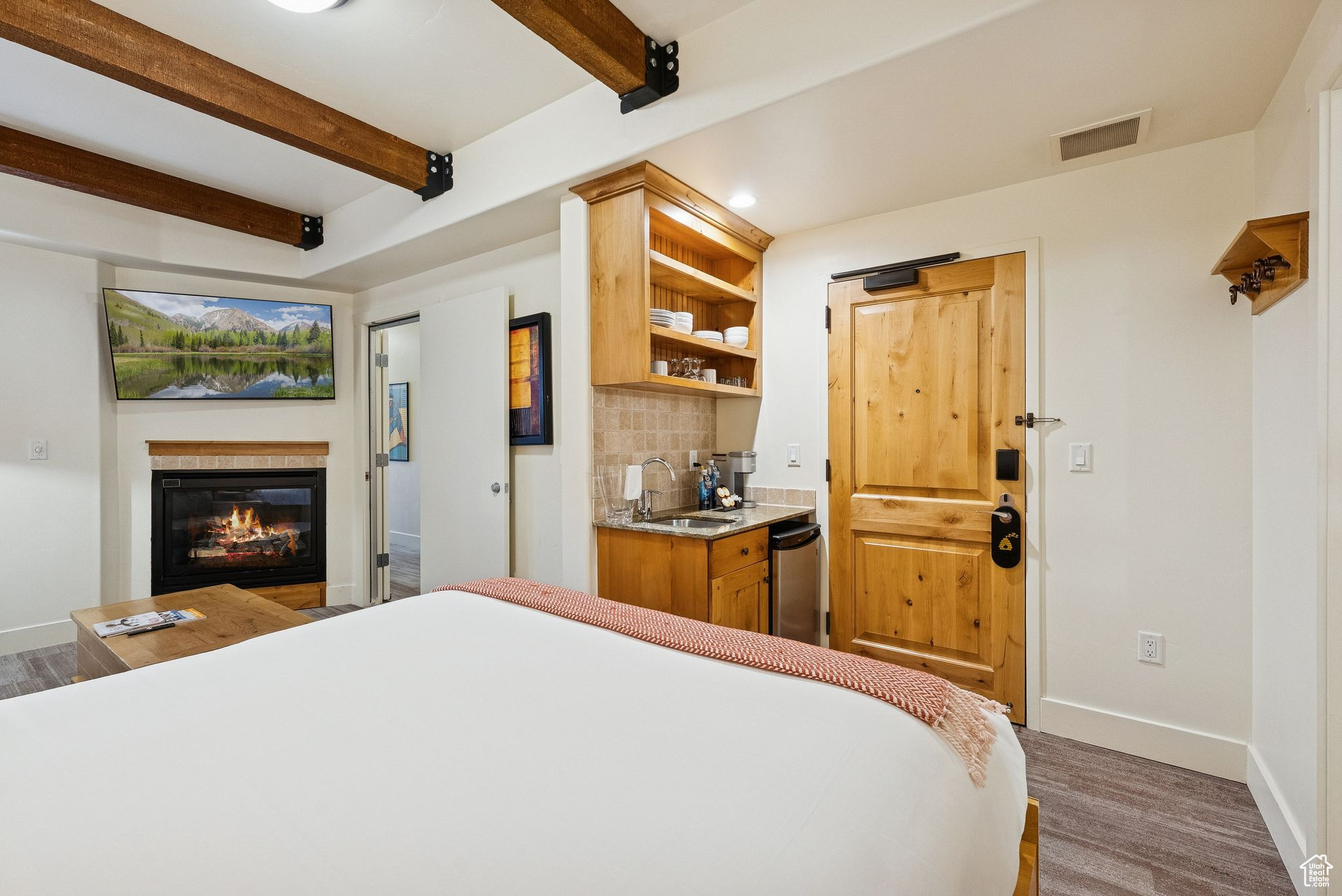 NEWPARK CODOMINIUMS - Residential