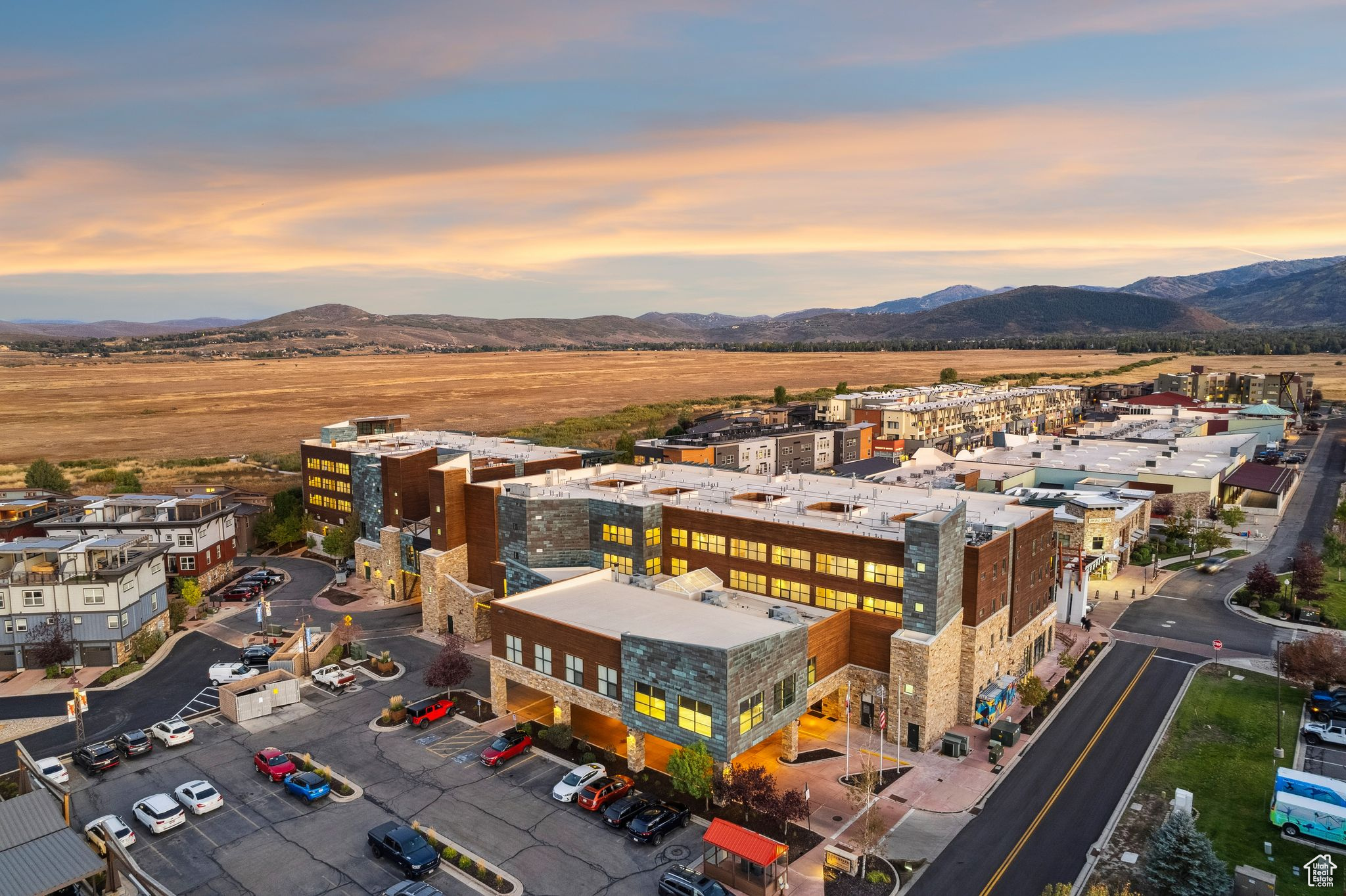 NEWPARK CODOMINIUMS - Residential