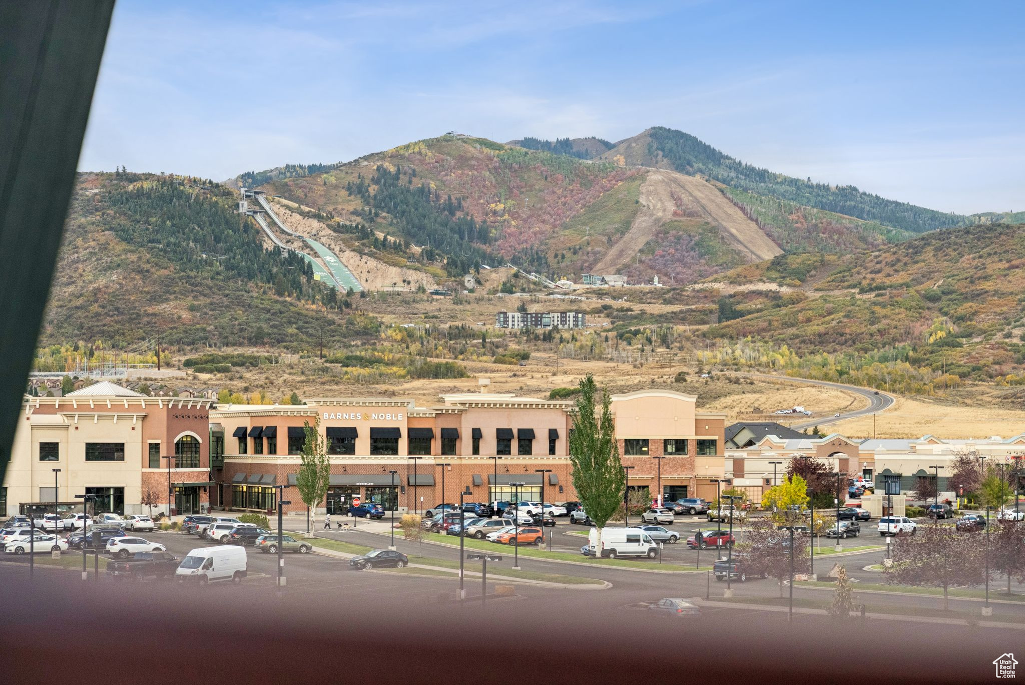 NEWPARK CODOMINIUMS - Residential
