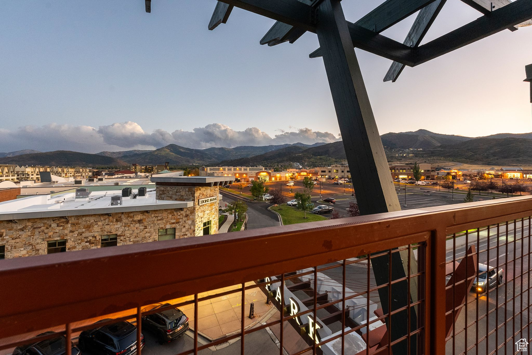 NEWPARK CODOMINIUMS - Residential