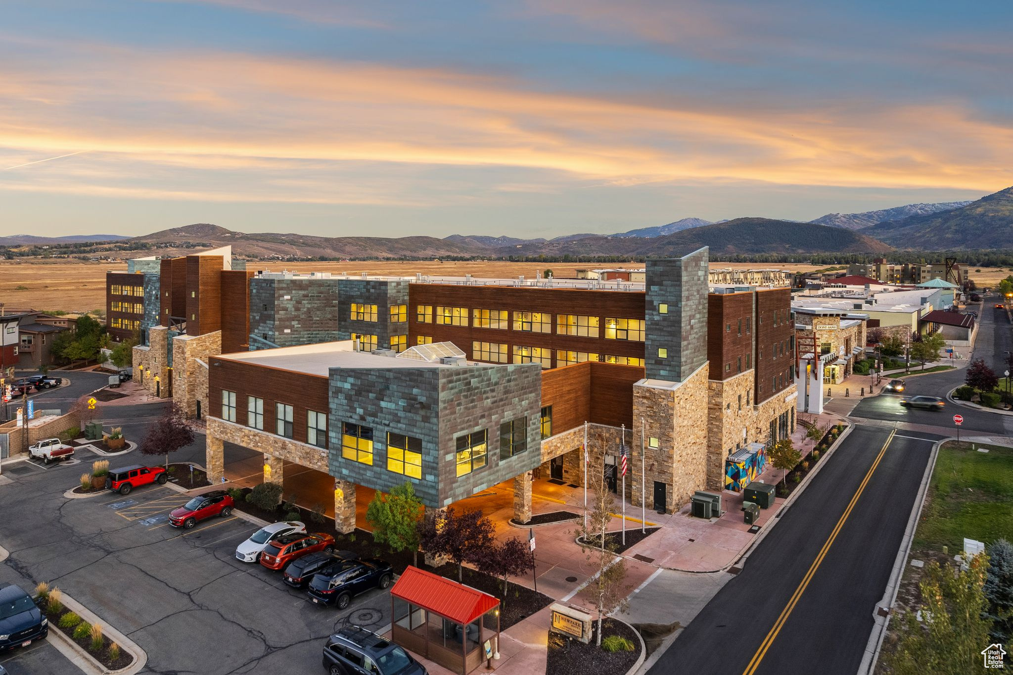 NEWPARK CODOMINIUMS - Residential