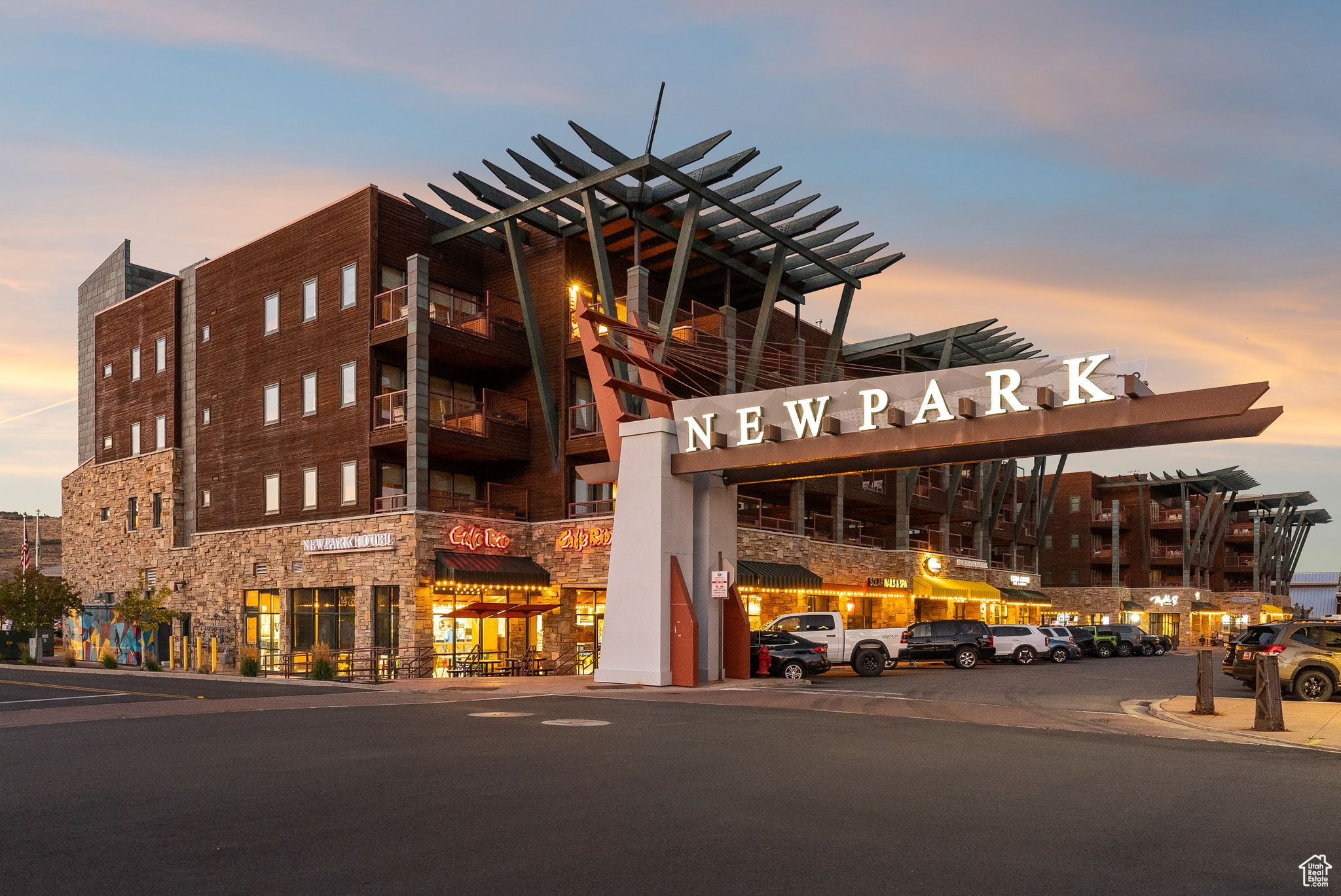 NEWPARK CODOMINIUMS - Residential