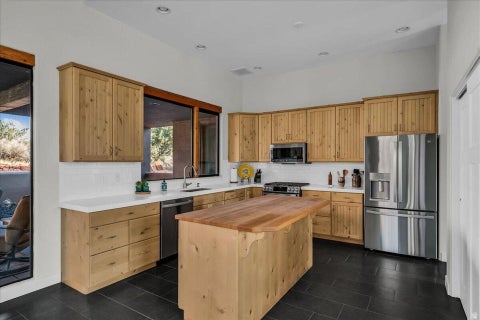 Tiny photo for 423 W TAMAN CT, Ivins, UT 84738 (MLS # 2169768)