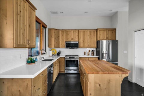 Tiny photo for 423 W TAMAN CT, Ivins, UT 84738 (MLS # 2169768)