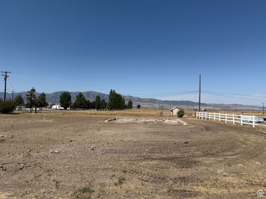 Come build your new home on thsi affordable lot in Downey Idaho.