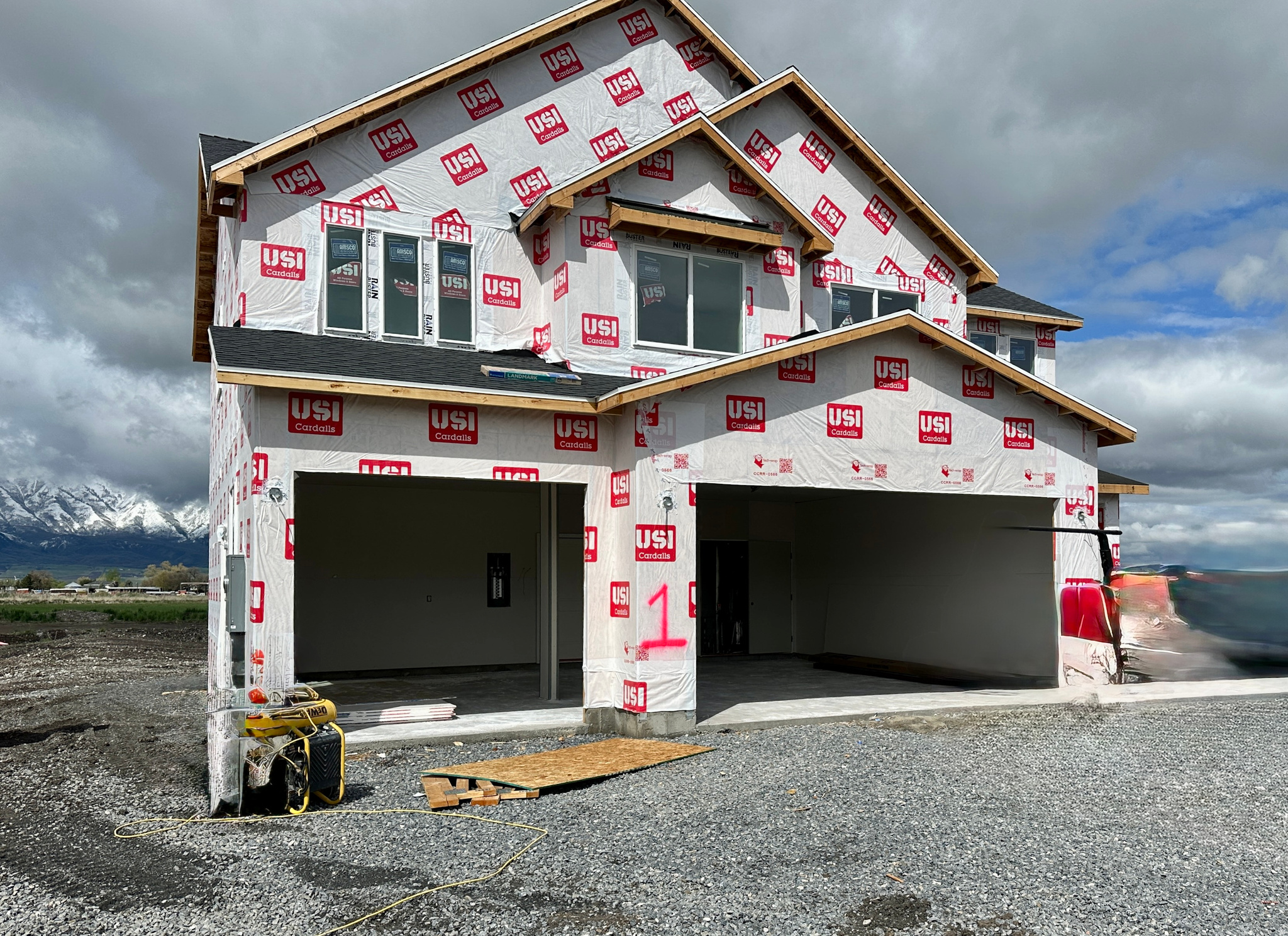 HERITAGE PARKWAY - Residential