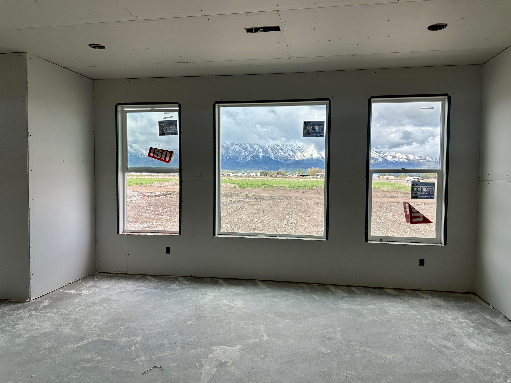 HERITAGE PARKWAY - Residential