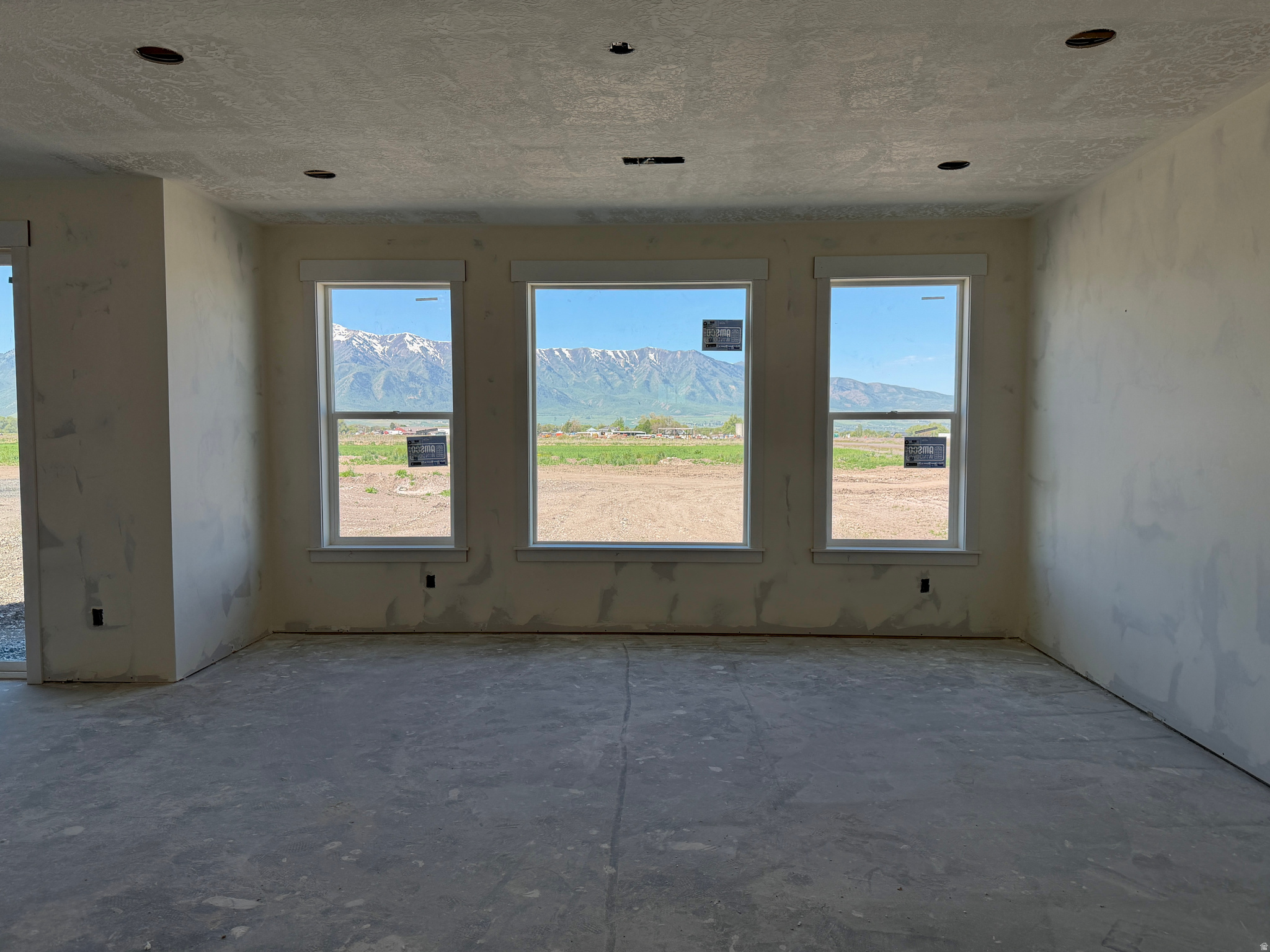 HERITAGE PARKWAY - Residential