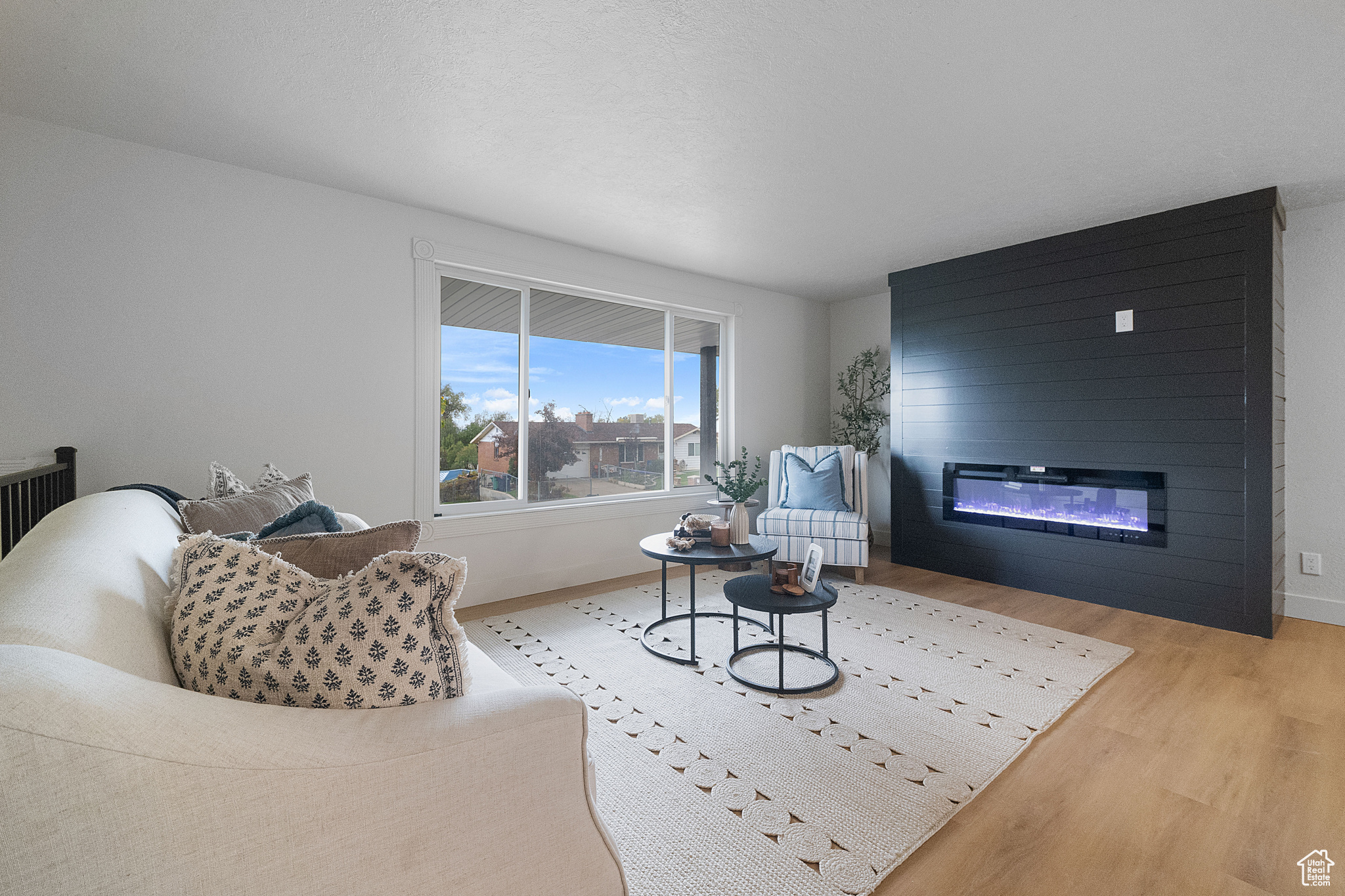 WHITE CITY - Residential