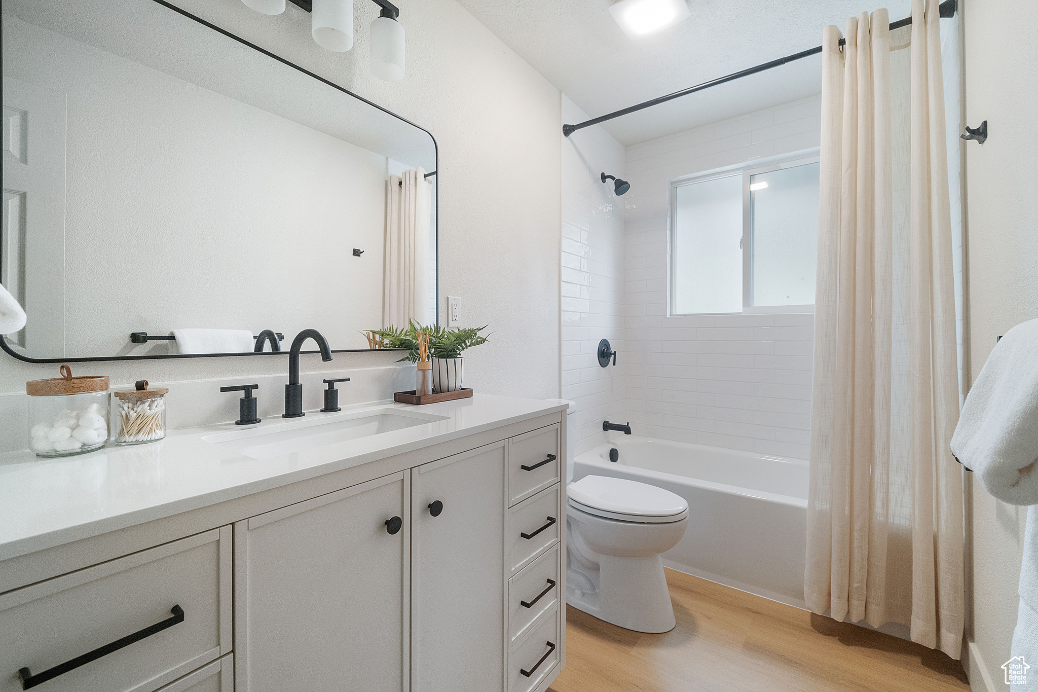 WHITE CITY - Residential