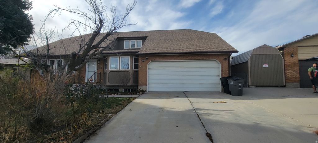 Photo of 9750 S TAYSIDE DR W, South Jordan, UT 84009 (MLS # 2132853)