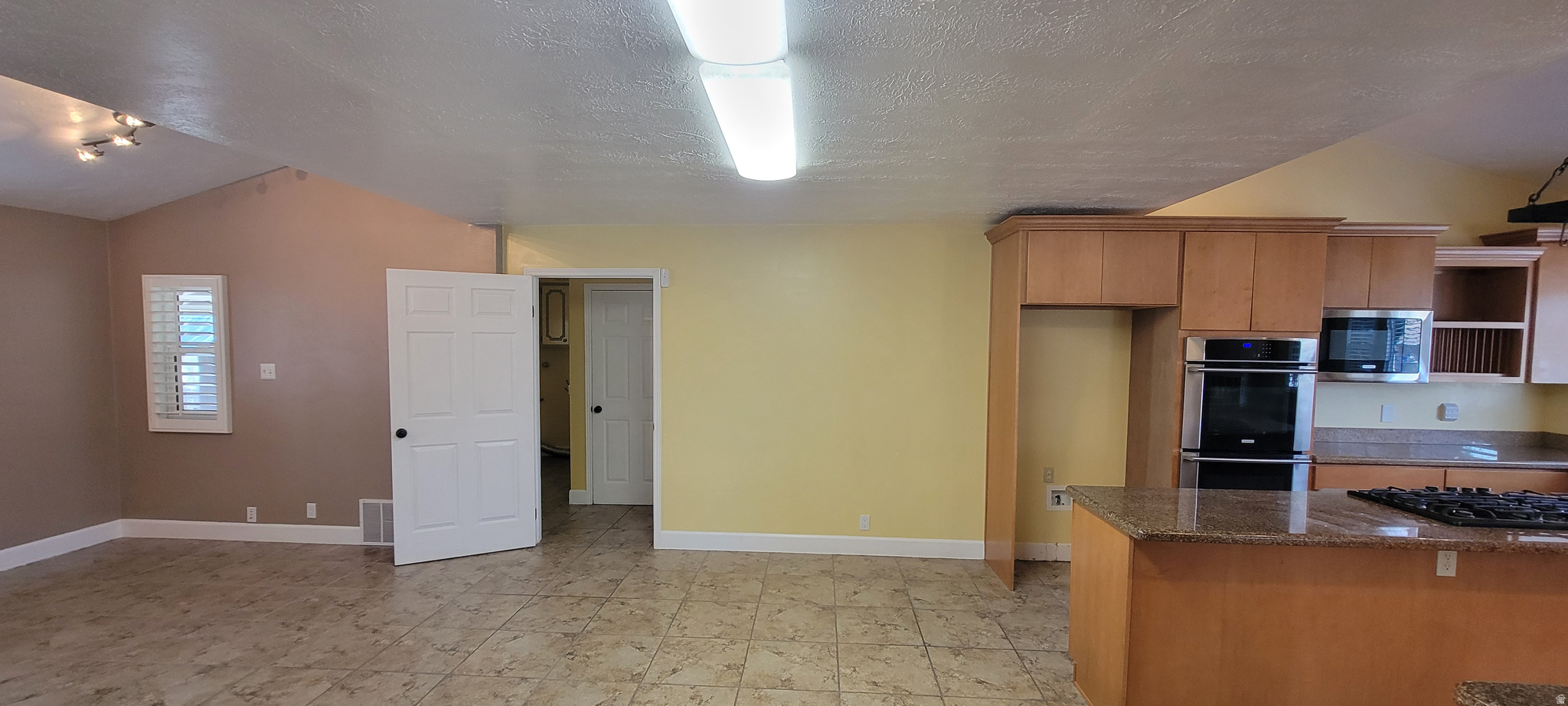 COUNTRY ESTA - Residential