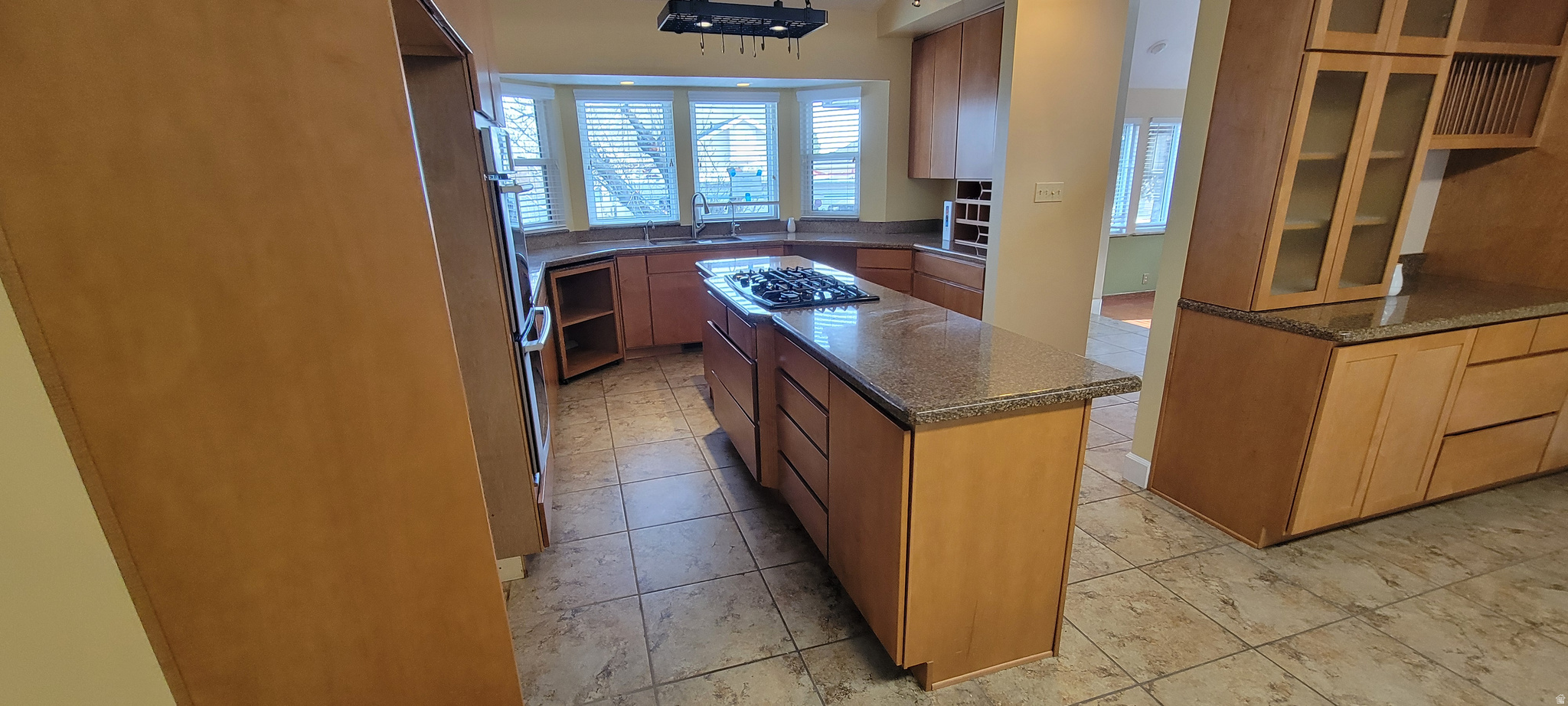 COUNTRY ESTA - Residential