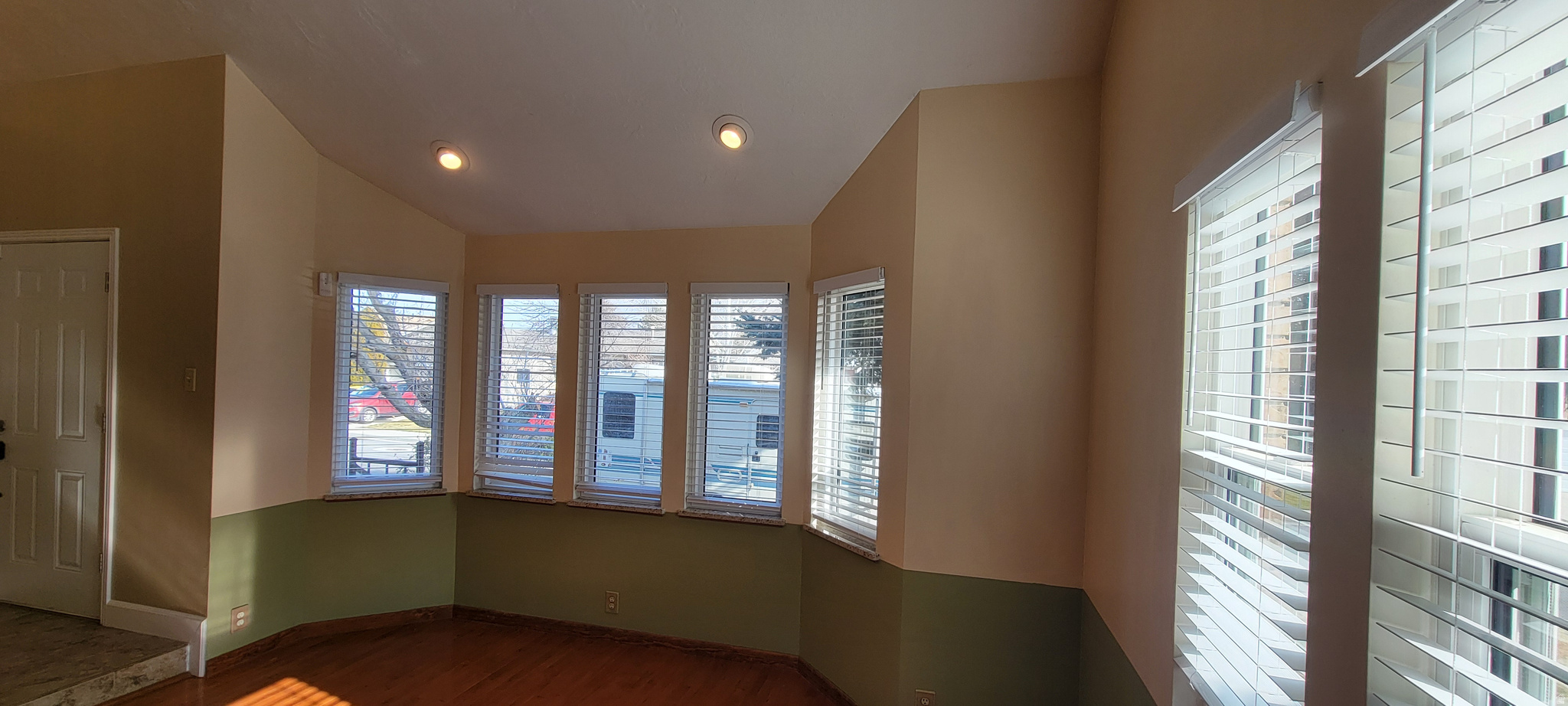 COUNTRY ESTA - Residential