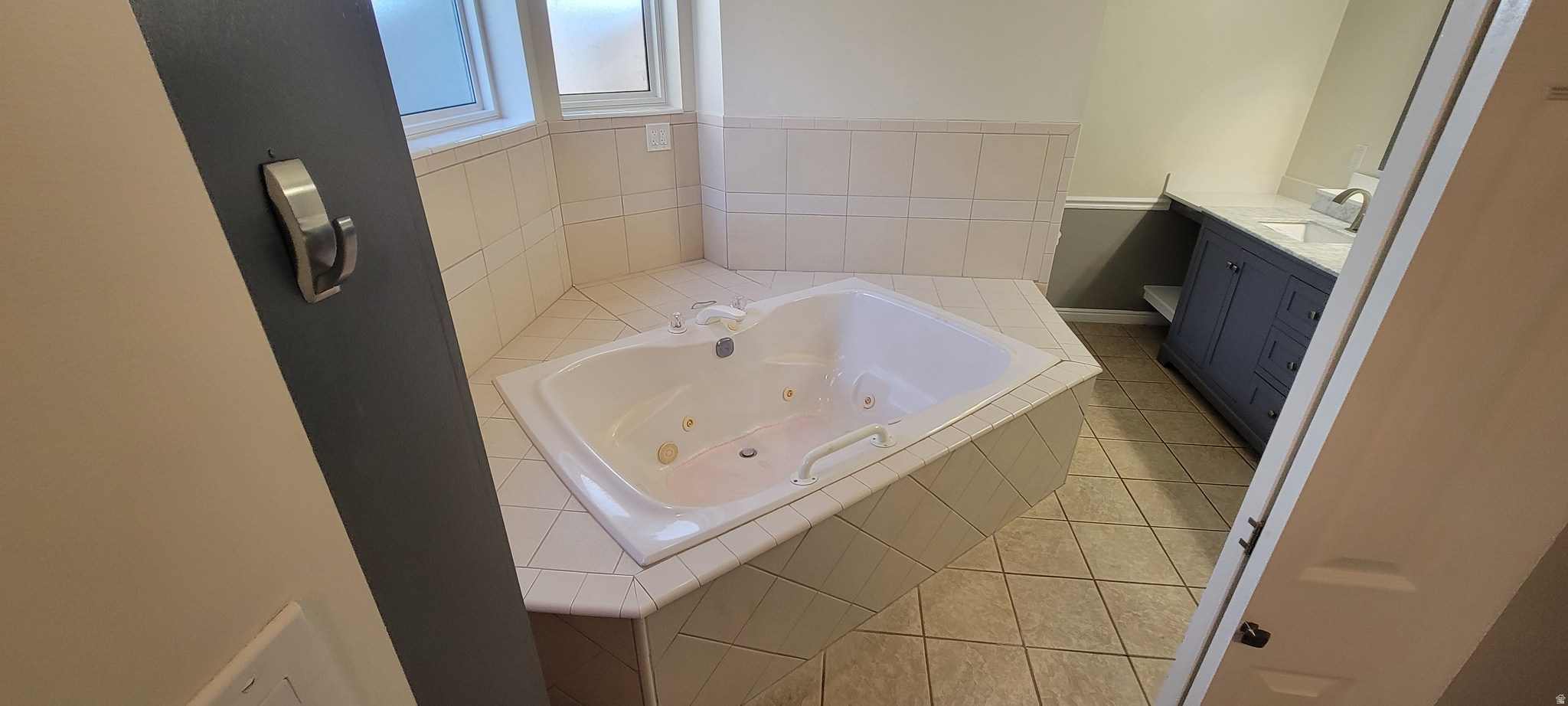 COUNTRY ESTA - Residential