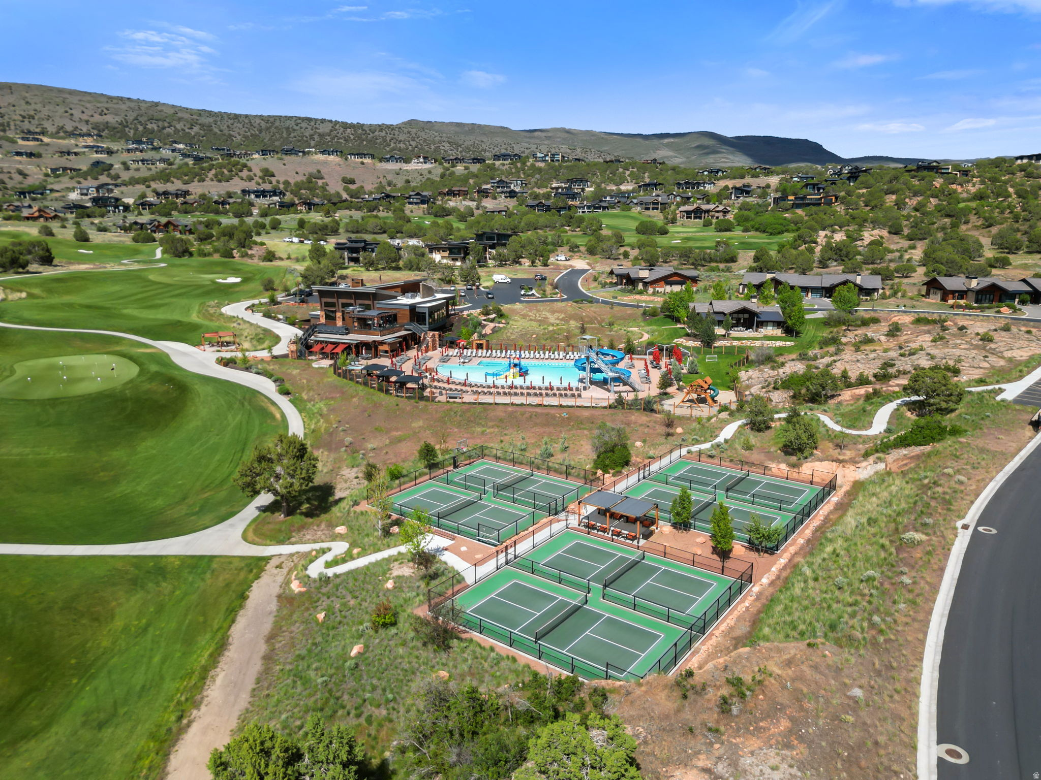 RED LEDGES - Residential