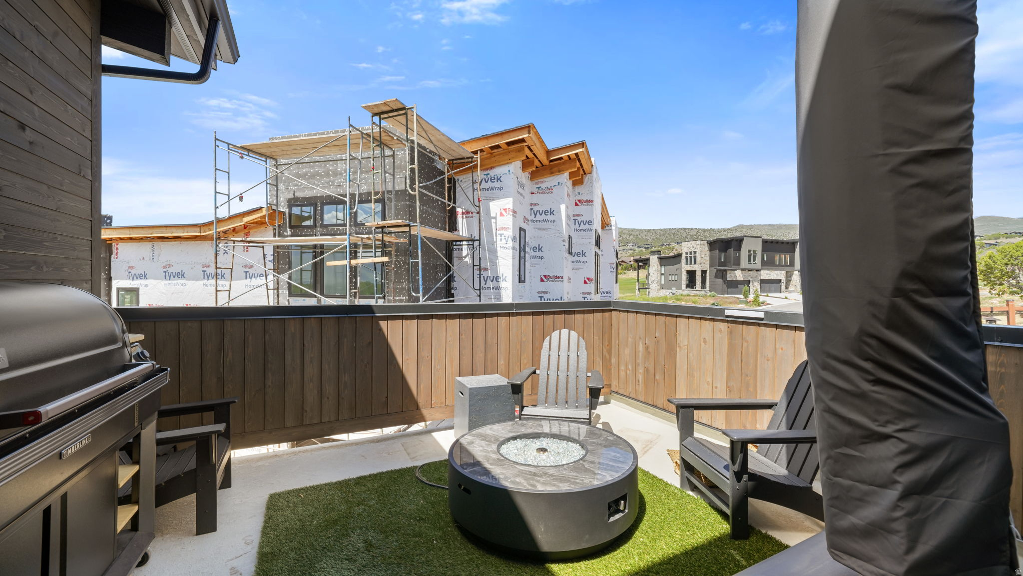 RED LEDGES - Residential