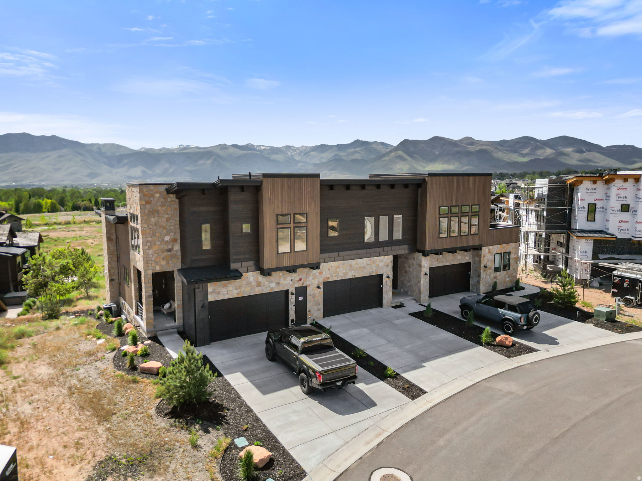 RED LEDGES - Residential