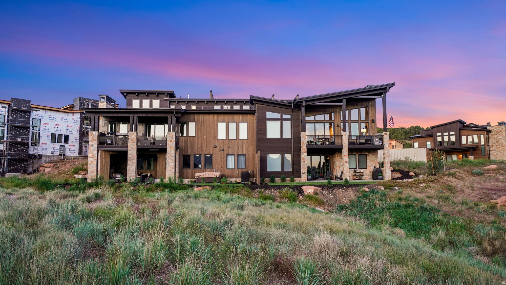 RED LEDGES - Residential